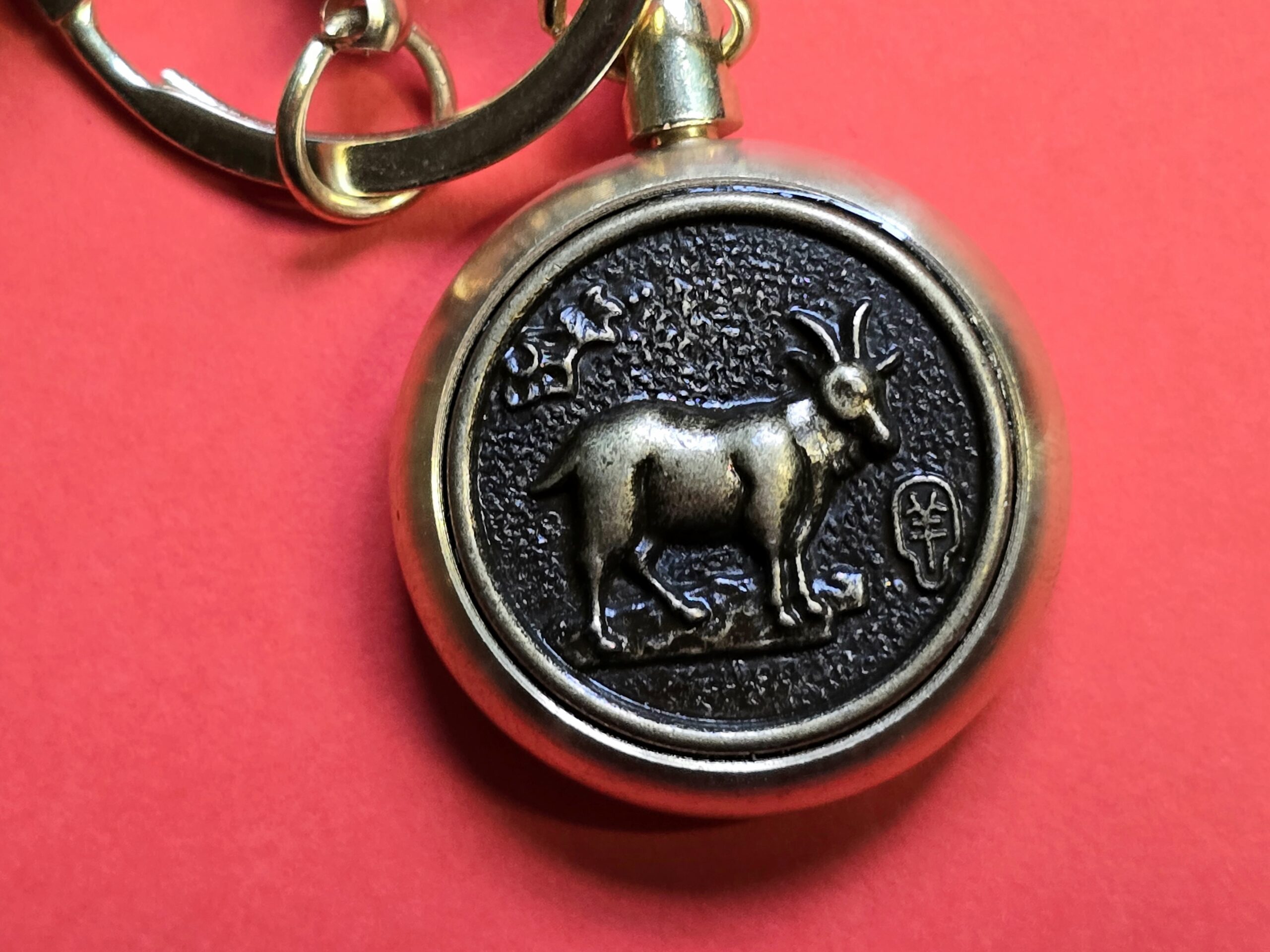 Koza 1 brelok - amulet dla wszystkich znaków zodiaku na rok 2026 Ognistego Konia!